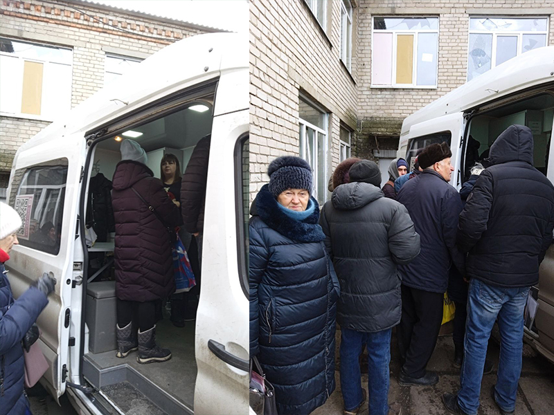 Специалисты МФЦ побывали в Новолуганском.