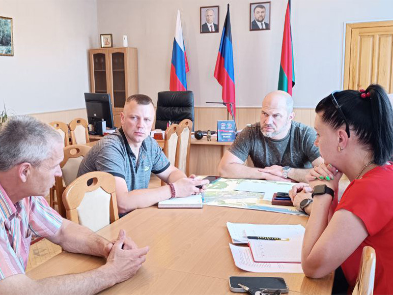 Сергей Желновач провел рабочее совещание с руководителями коммунальных предприятий.