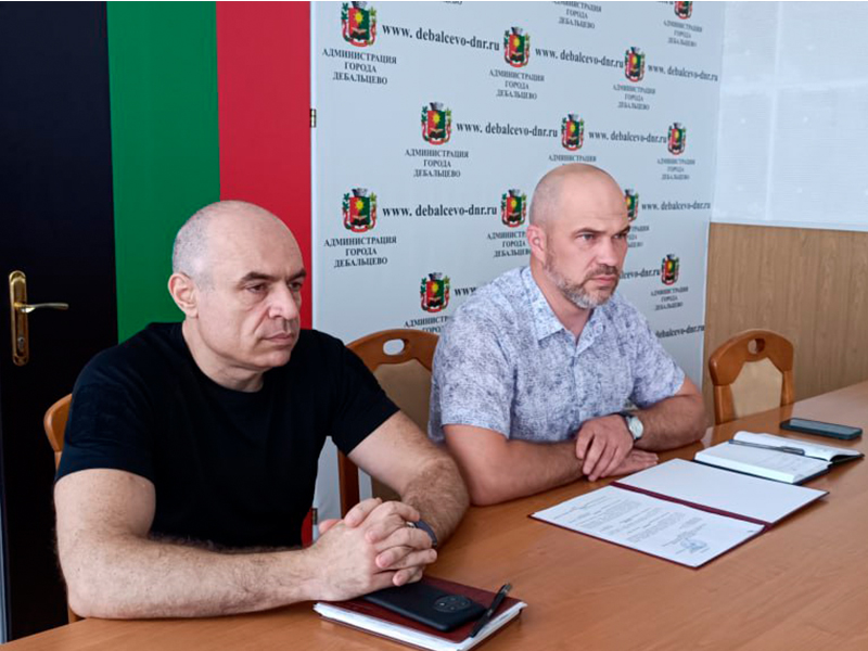 Сергей Желновач провел аппаратное совещание с главами администраций г.Светлодарска и пгт.Мироновский.