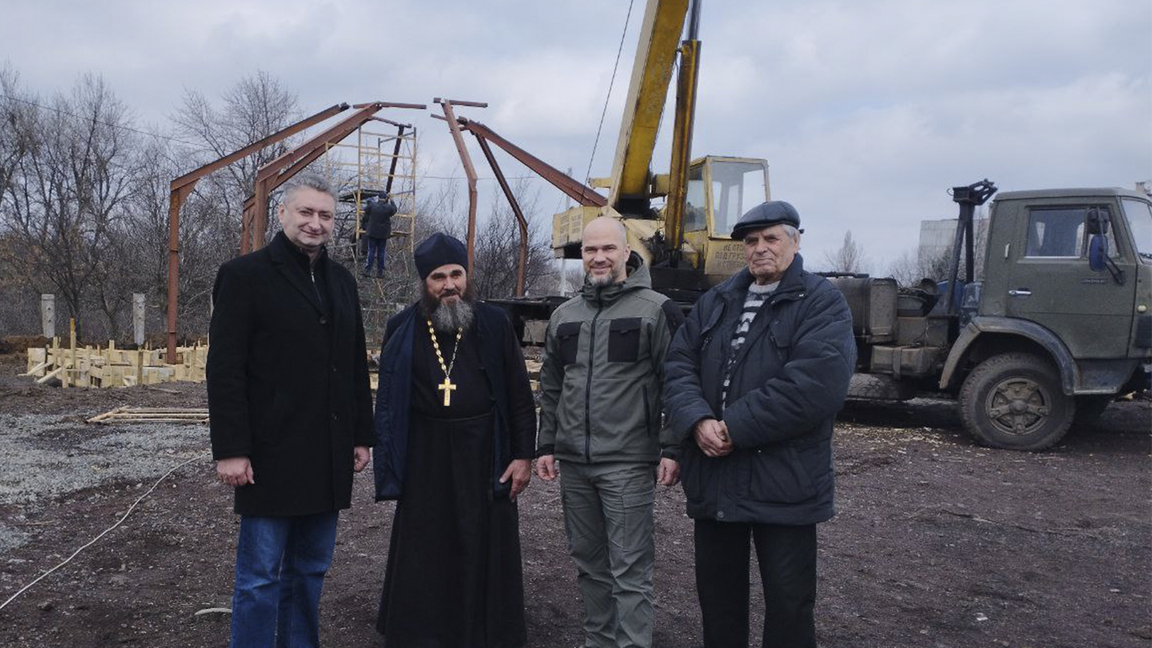 Сергей Желновач посетил строительство храмового комплекса.