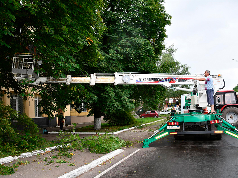 МУП «Жилремсервис» проводятся работы по благоустройству города.