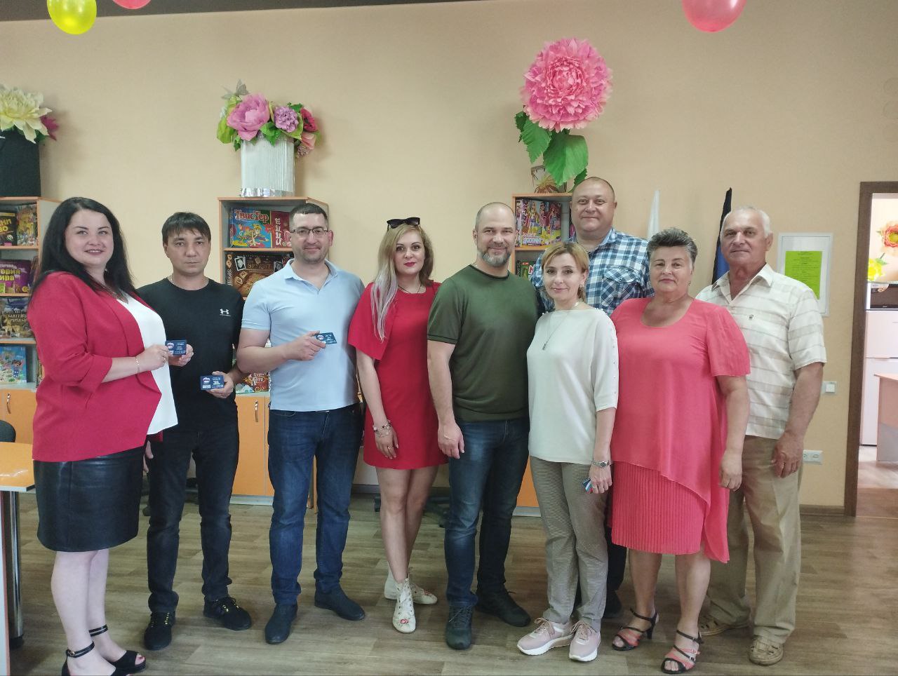 Сергей Желновач вручил партийные билеты активистам пгт.Мироновский.