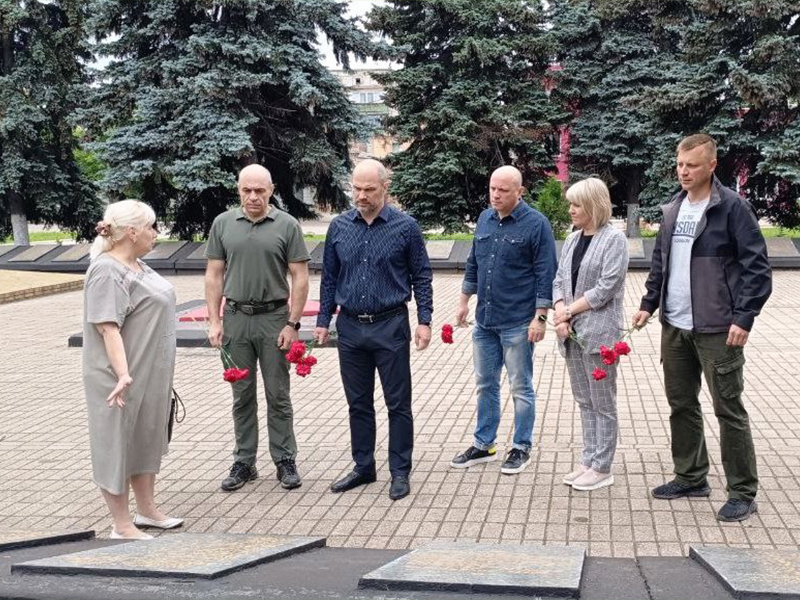 В городе Дебальцево почтили память партизан и подпольщиков.