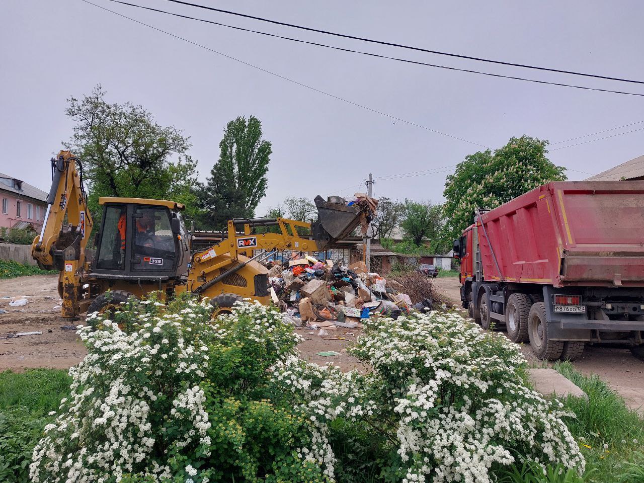 Уборка несанкционированных свалок и контейнерных площадок.