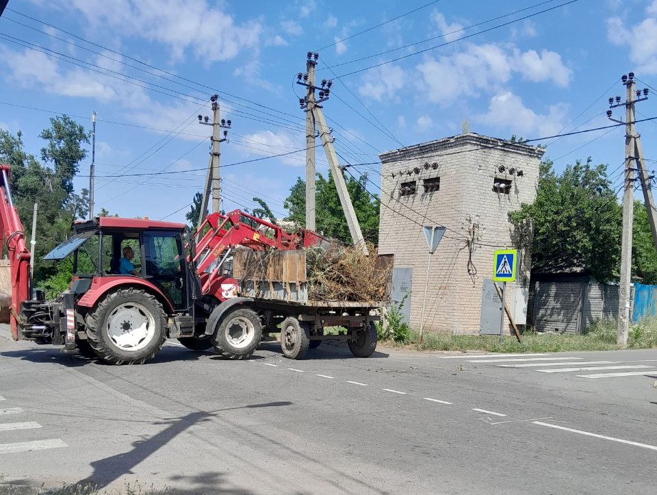 Работы по  вывозу несанкционированных свалок.