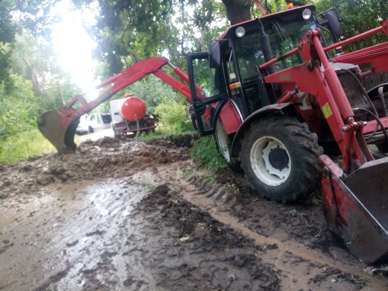 Ремонтно-восстановительные работы по замене труб водоснабжения.