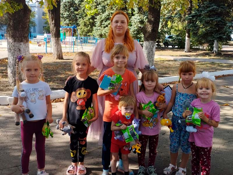 В честь Дня города Дебальцево была проведена детская развлекательная программа &quot;Сказочный город&quot;.