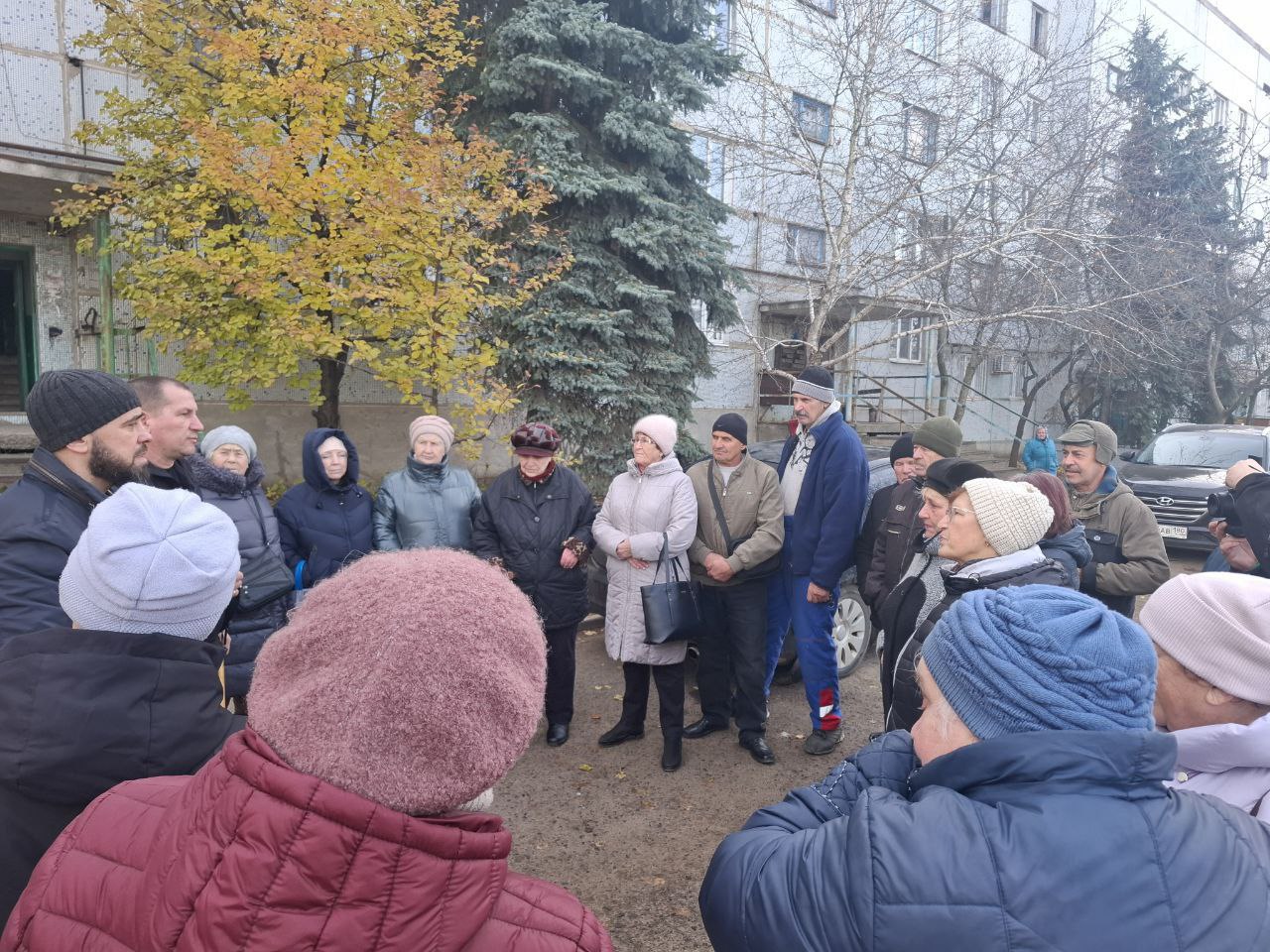 Встреча с населением в  пгт.Мироновском.