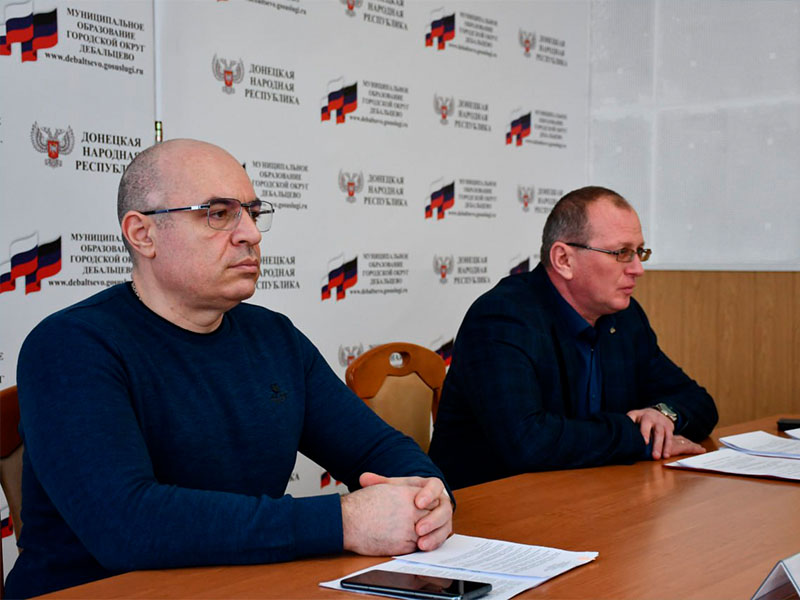 Заседание Дебальцевского городского совета Донецкой Народной Республики первого созыва.