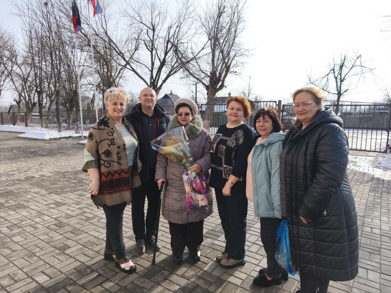 Поздравление ветеранов педагогического труда.