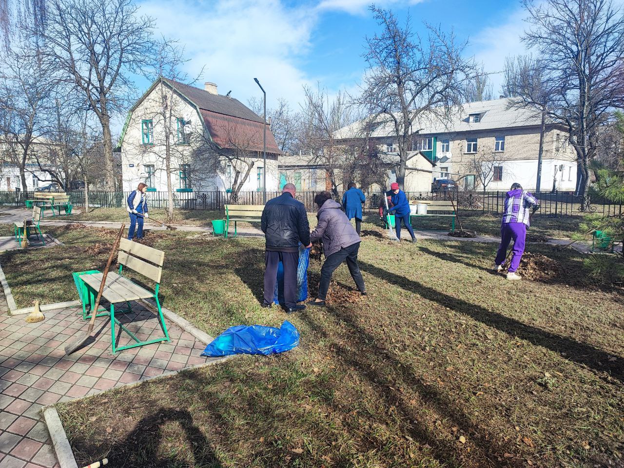 Городской округ Дебальцево принимает активное участие в общереспубликанском субботнике.