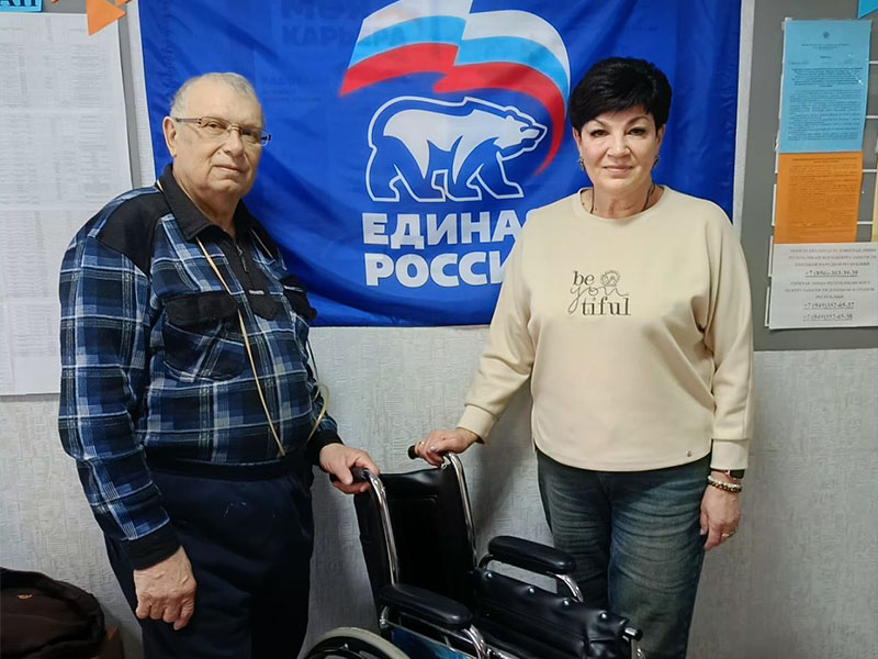 Совет женщин Дебальцево получили гуманитарную помощь из Петербурга.