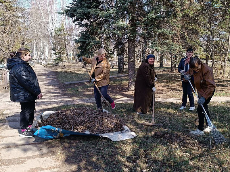 В городе Светлодарск прошёл общегородской субботник.