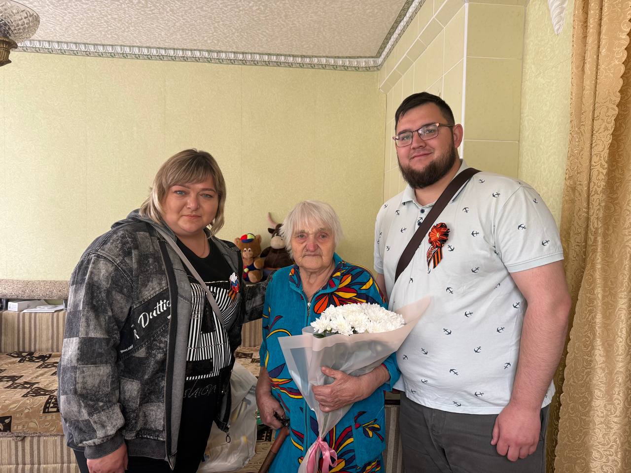Поздравляем Лидию Ивановну с Днем Победы.