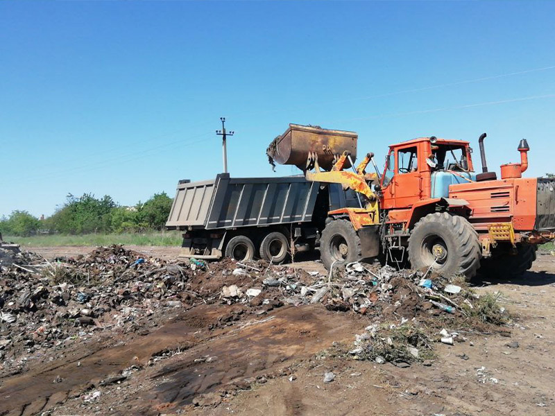 Организован вывоз несанкционированной свалки.