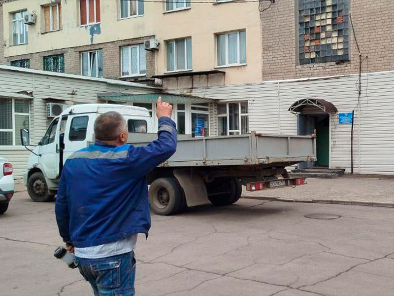 Хабаровский край отремонтирует крышу в здании в Дебальцево.