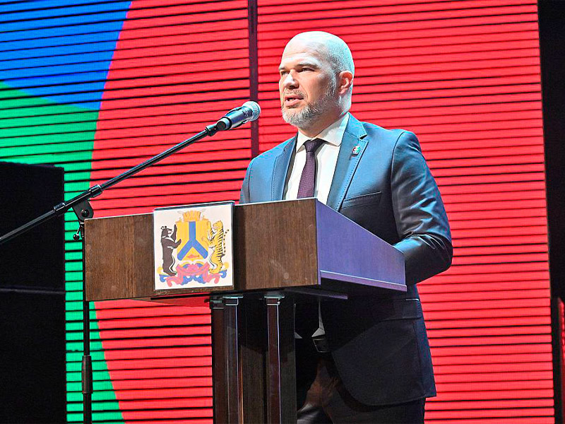 Укрепляя сотрудничество и дружбу.