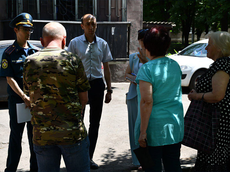 Встреча с жителями центрального района города Дебальцево.