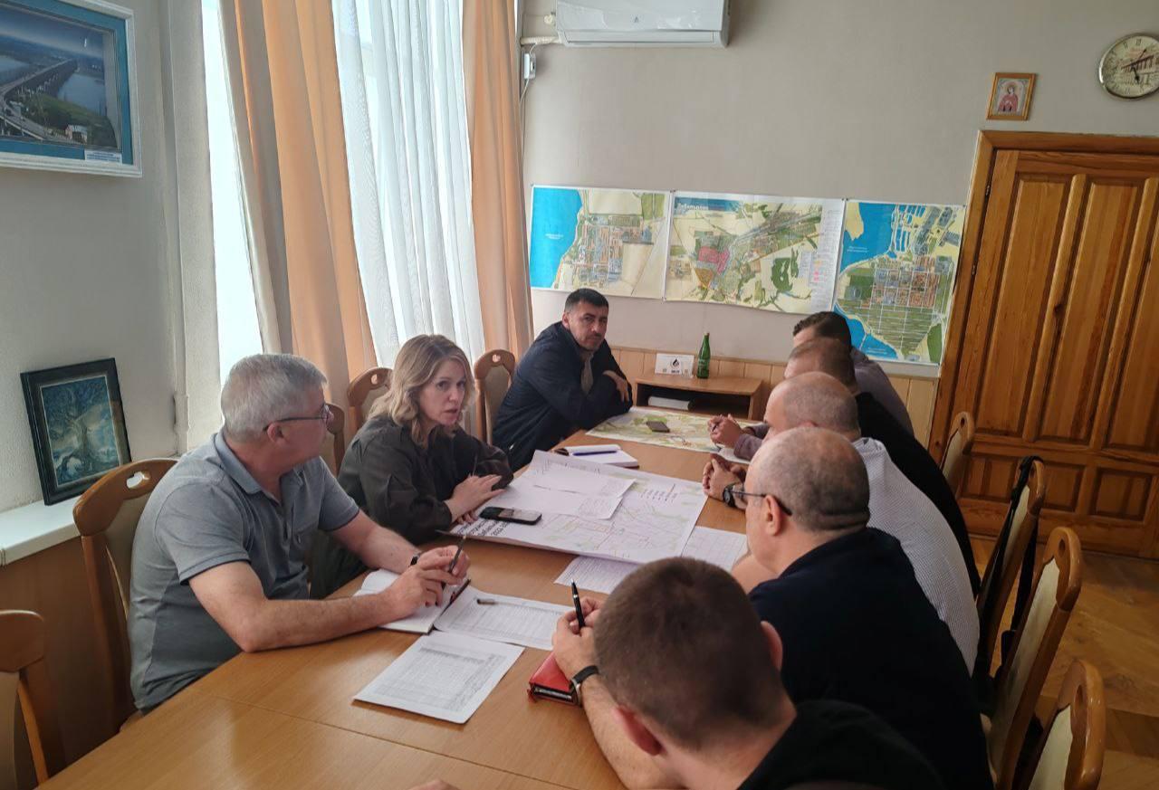 Зампред Правительства Хабаровского края проконтролировала ход работ в Дебальцево.