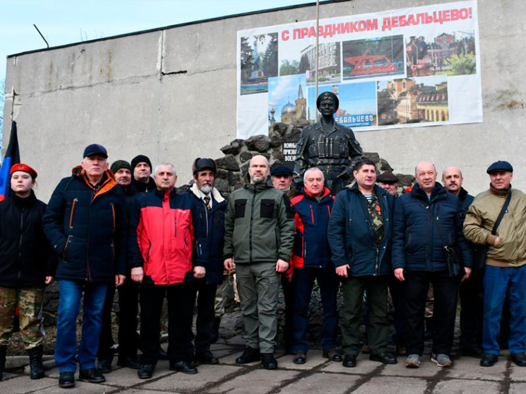 15 февраля 1989 года последняя колонна советских войск была выведена из Афганистана. 15 февраля 1989 года последняя колонна советских войск была выведена из Афганистана.