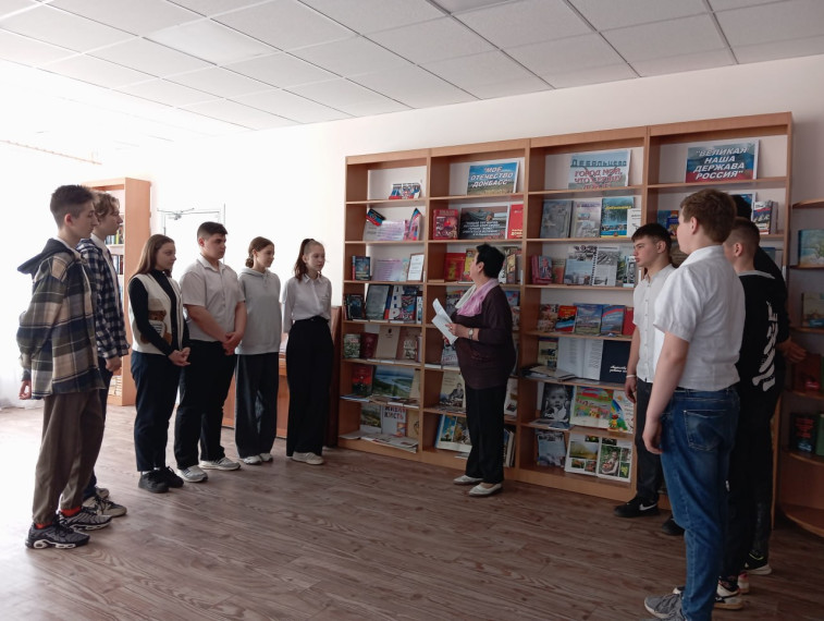 В читальном зале центральной городской библиотеки оформлена выставка «Мой независимый Донбасс». В читальном зале центральной городской библиотеки оформлена выставка «Мой независимый Донбасс».