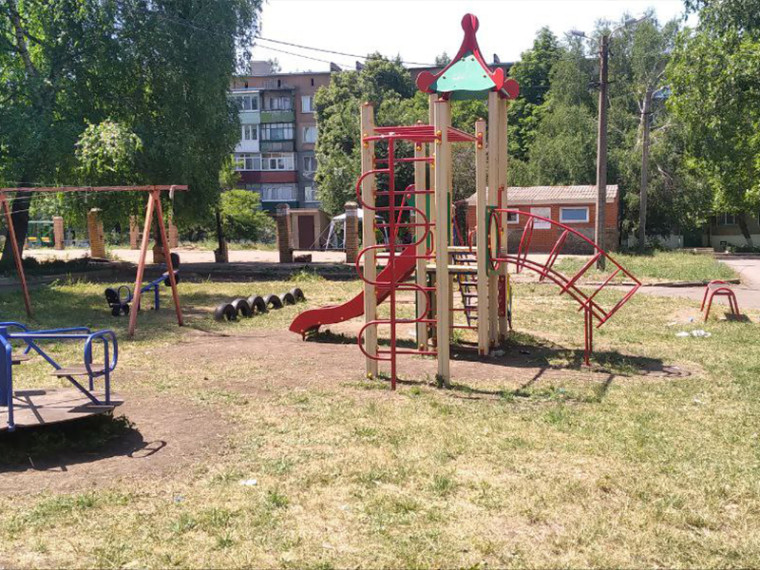 На территории городского округа Дебальцево ведутся работы по благоустройству детских площадок. На территории городского округа Дебальцево ведутся работы по благоустройству детских площадок.
