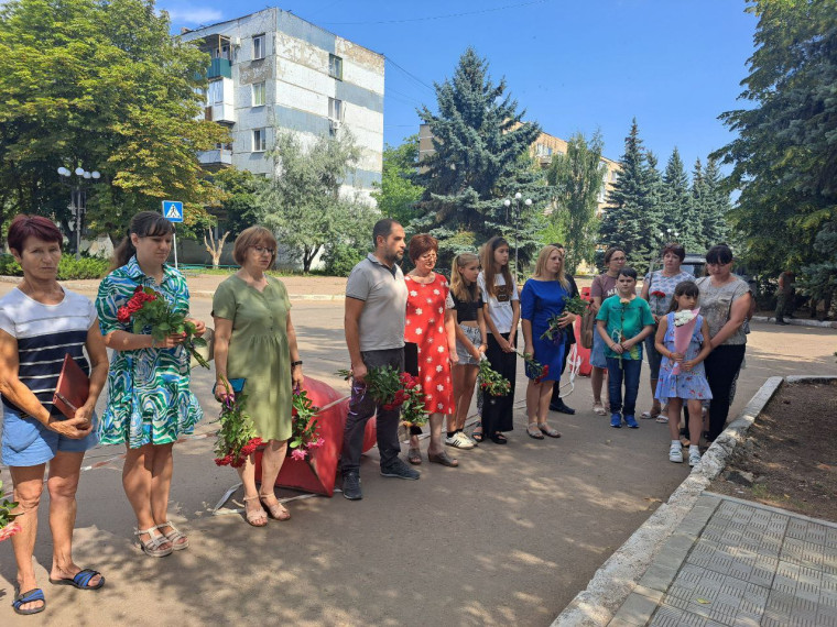 27 июля объявлено Днем памяти детей - жертв войны в Донбассе. 27 июля объявлено Днем памяти детей - жертв войны в Донбассе.