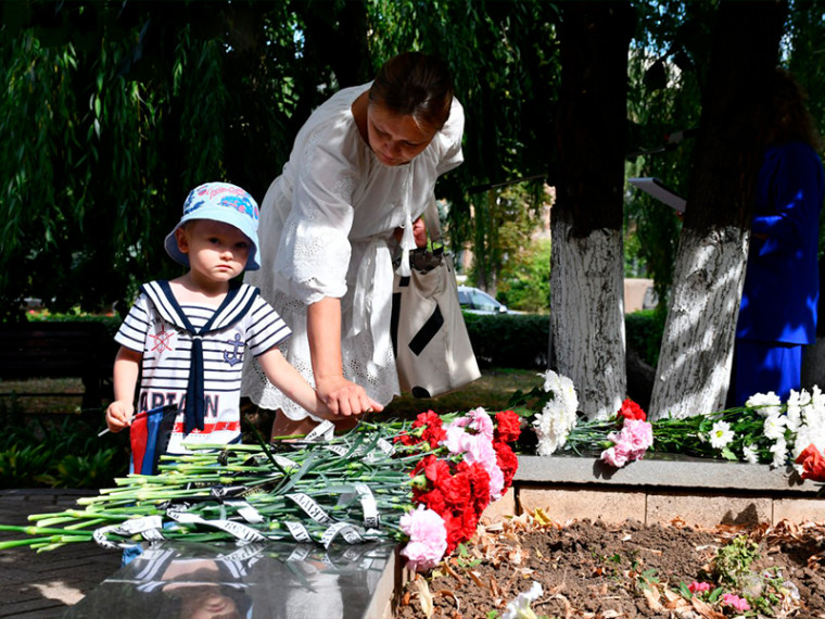 Светлая вам память, наши Ангелы Донбасса.... Светлая вам память, наши Ангелы Донбасса....