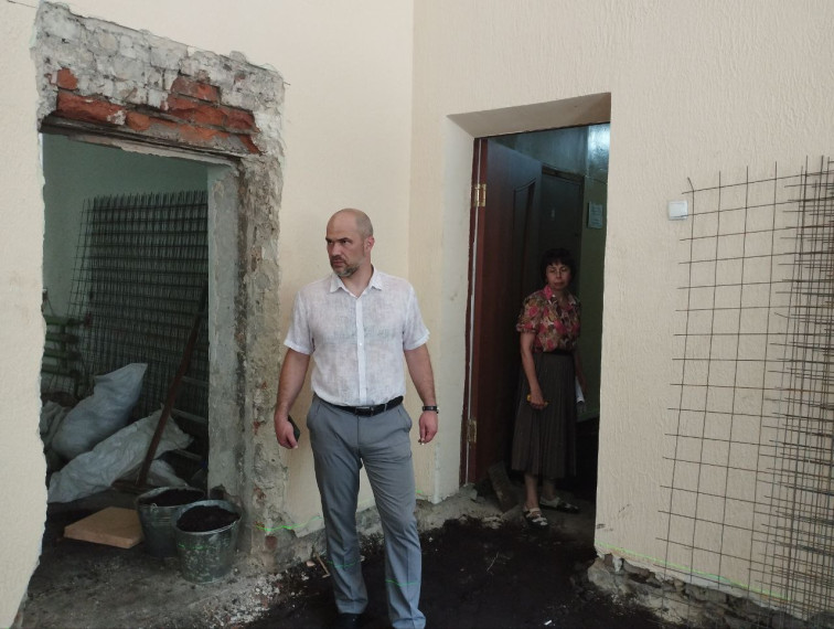Сергей Желновач с рабочим визитом проверил ход выполнения работ в помещении для МФЦ. Сергей Желновач с рабочим визитом проверил ход выполнения работ в помещении для МФЦ.