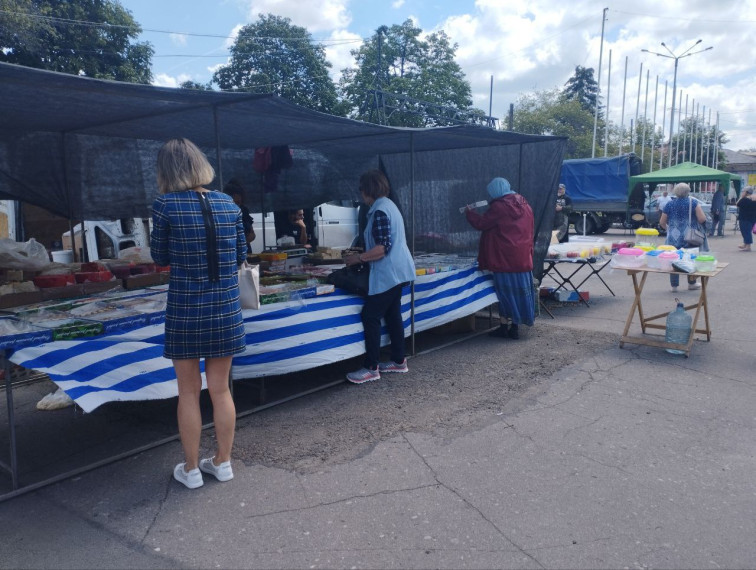 Еженедельная ярмарка в Дебальцево. Еженедельная ярмарка в Дебальцево.