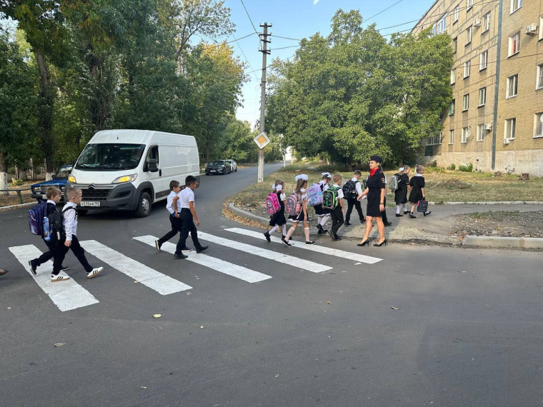 В новом учебном году инспекторы ДПС ежедневно в утренние часы обеспечивают безопасность дорожного движения близи школ Республики. В новом учебном году инспекторы ДПС ежедневно в утренние часы обеспечивают безопасность дорожного движения близи школ Республики.