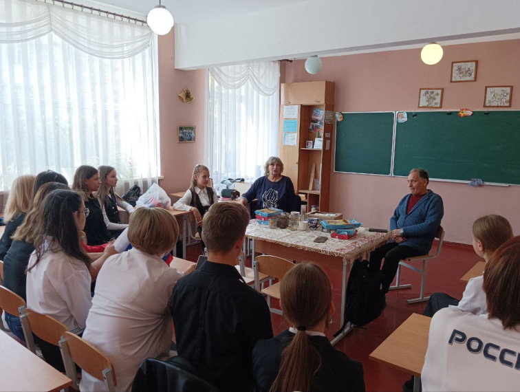В ГБОУ "Школа № 5" города Дебальцево прошла особая встреча. В ГБОУ "Школа № 5" города Дебальцево прошла особая встреча.