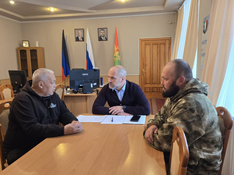 Сергей Желновач встретился с руководителем поискового отряда «Журавли». Сергей Желновач встретился с руководителем поискового отряда «Журавли».
