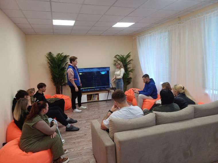 Дебальцево посетила делегация представителей Молодежного правительства Хабаровского края. Дебальцево посетила делегация представителей Молодежного правительства Хабаровского края.