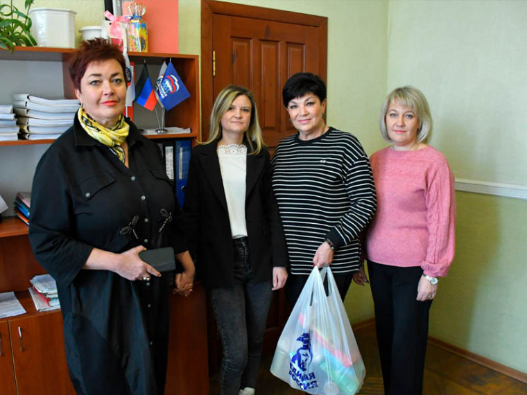Среди многочисленных праздников, отмечаемых в нашей стране, День Матери занимает особое место. Среди многочисленных праздников, отмечаемых в нашей стране, День Матери занимает особое место.