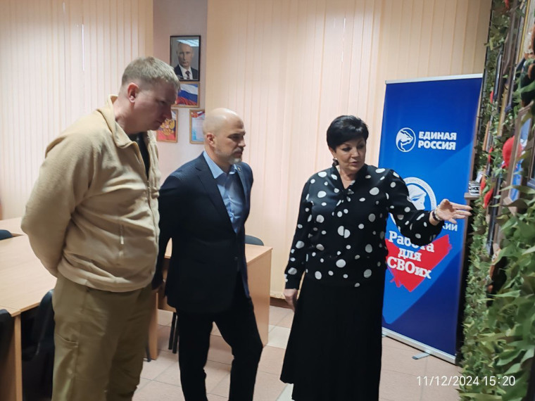 Олег Игнатов посетил Дебальцевский городской центр занятости. Олег Игнатов посетил Дебальцевский городской центр занятости.
