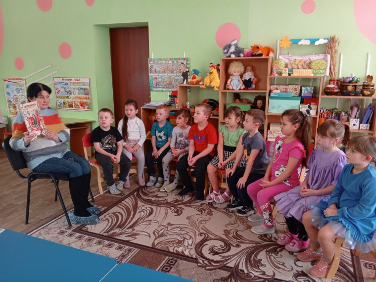 В гостях у Дюймовочки. В гостях у Дюймовочки.