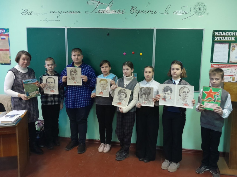 Зачем ты, война, у мальчишек их детство украла.... Зачем ты, война, у мальчишек их детство украла....