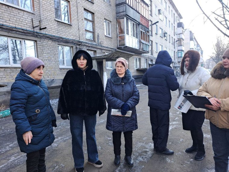 Оксана Козлова провела встречу с жителями. Оксана Козлова провела встречу с жителями.