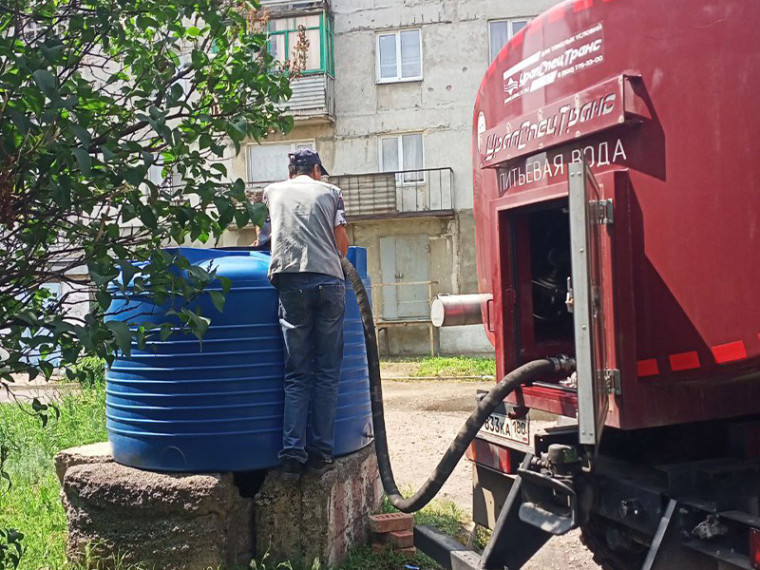 Выполнена работа по подвозу воды жителям микрорайона. Выполнена работа по подвозу воды жителям микрорайона.