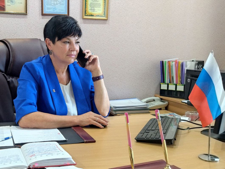 Прямая телефонная линия с директором ГБУ «Дебальцевский городской центр занятости». Прямая телефонная линия с директором ГБУ «Дебальцевский городской центр занятости».